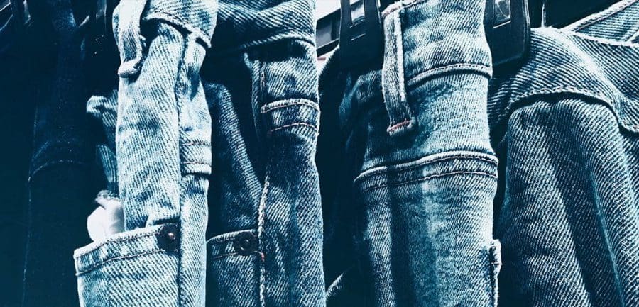 stijlvol-het-najaar-in-met-deze-jeans-trends