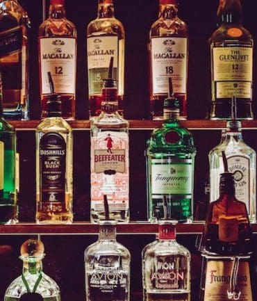 mancave-whisky-rum-drank