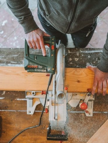 kosten-houten-vloer-vervangen-door-beton-met-vloerverwarming