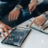 tips-om-de-koers-van-cryptovaluta-als-bitcoin-en-ripple-bij-te-houden