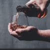 een-fles-whisky-of-rum-bewaren-doe-je-zo