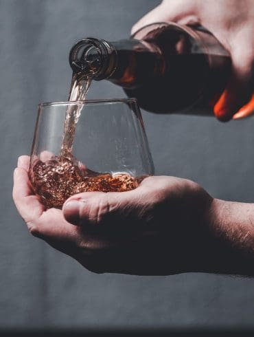 een-fles-whisky-of-rum-bewaren-doe-je-zo