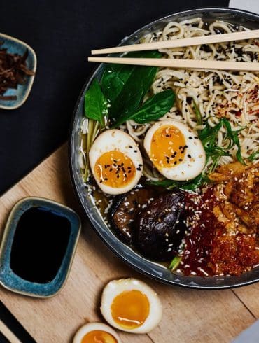 met-deze-noodlesoepen-eet-je-lekker-en-snel