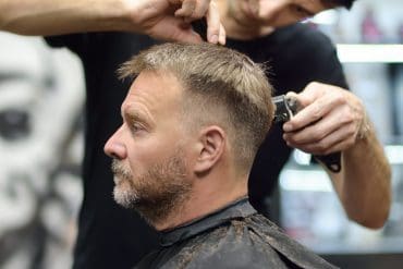 tot-in-de-puntjes-verzorgd-met-de-beste-kappersscharen-voor-hem-en-haar