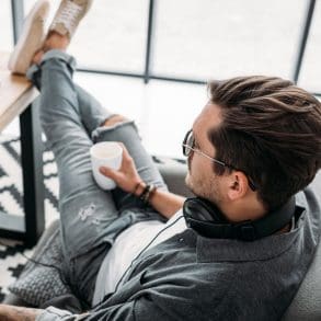 een-moment-van-ontspanning-de-voordelen-van-relaxstoelen