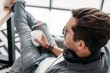 een-moment-van-ontspanning-de-voordelen-van-relaxstoelen