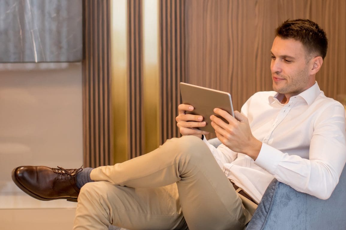 Je woonkamer modern inrichten? Zo doe je dat