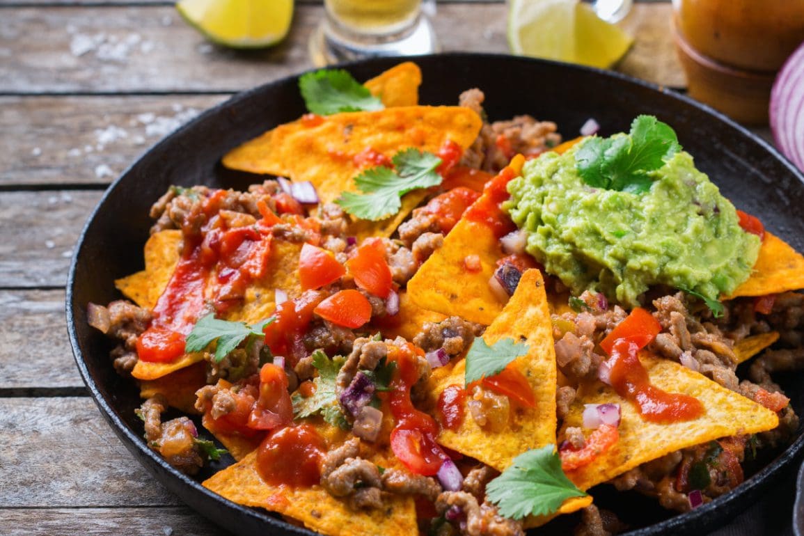 Snacktijd? Maak deze onweerstaanbare loaded nacho’s