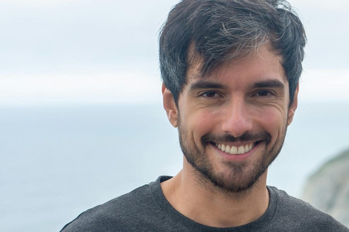 Je eerste grijze haren gespot? Zo omarm je ze met stijl