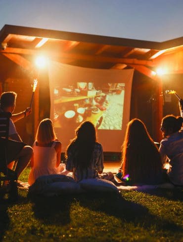 Jouw ultieme entertainment room inrichten: Van 4K-projector tot smart lighting